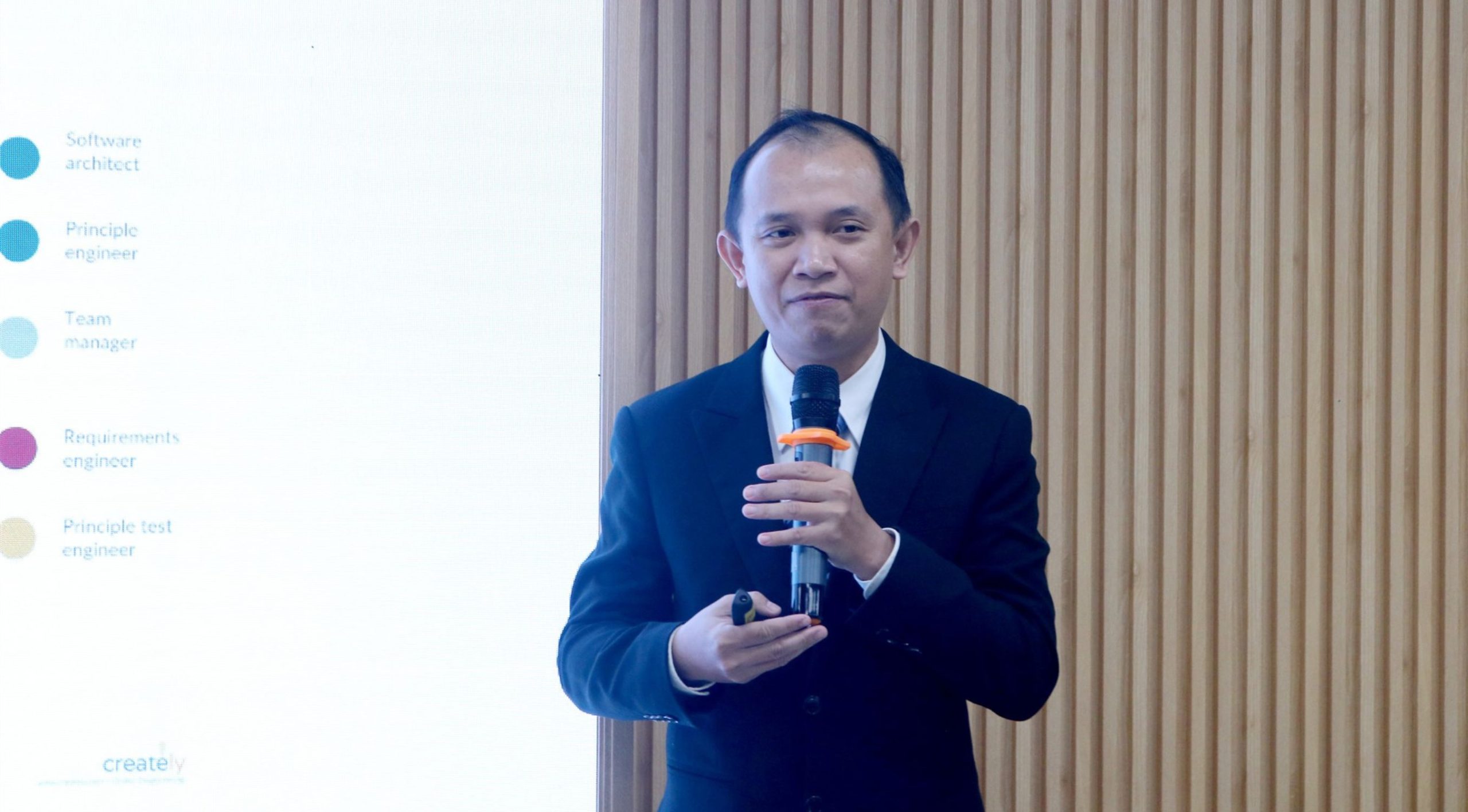 Thầy Nguyễn Đức Huy chia sẻ cách định hướng sự nghiệp trong thời ddại số hoá